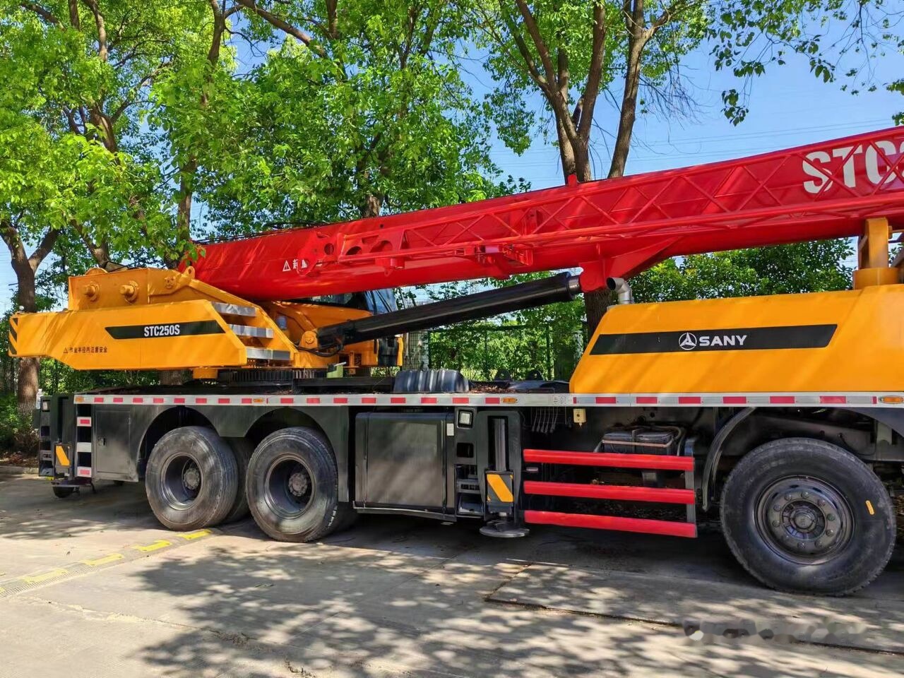 Sany Good quality second hand Sany STC250 25 ton crane for sale at lo - Grue mobile: photos 3 Sany Good quality second hand Sany STC250 25 ton crane for sale at lo - Grue mobile: photos 3