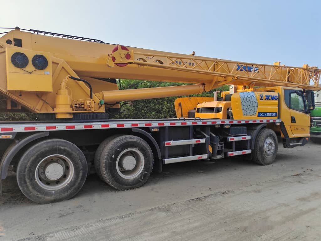 XCMG XCT25 XCT35 25T 25ton 35T 35ton - Grue mobile: photos 5 XCMG XCT25 XCT35 25T 25ton 35T 35ton - Grue mobile: photos 5