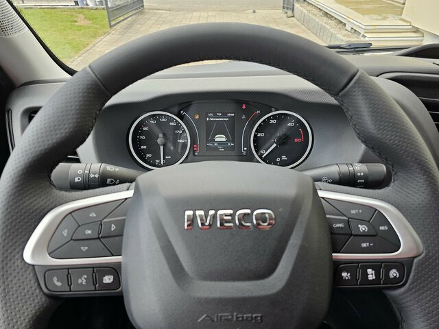 IVECO Daily 35S18HA8 3.0 Hi-Matic AHK Tachograph LED... - Fourgon: photos 5 IVECO Daily 35S18HA8 3.0 Hi-Matic AHK Tachograph LED... - Fourgon: photos 5