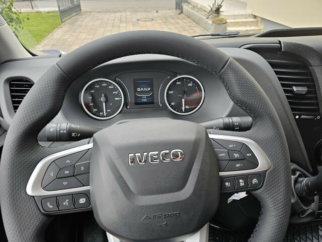 IVECO Daily 35S18HA8V Hi-Matic 16m³ XL LED ACC - Fourgon utilitaire: photos 4 IVECO Daily 35S18HA8V Hi-Matic 16m³ XL LED ACC - Fourgon utilitaire: photos 4