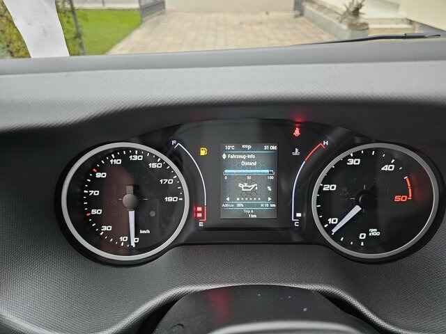 IVECO Daily 35S18HA8V Hi-Matic 16m³ XL LED ACC - Fourgon utilitaire: photos 5 IVECO Daily 35S18HA8V Hi-Matic 16m³ XL LED ACC - Fourgon utilitaire: photos 5