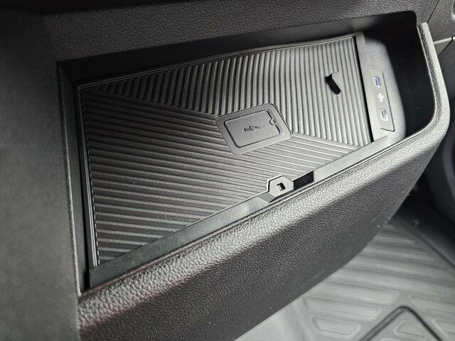 Fourgon utilitaire neuf RENAULT Master L2H2 170 Neues Modell 10'' Navi Kamera...: photos 14 Fourgon utilitaire neuf RENAULT Master L2H2 170 Neues Modell 10'' Navi Kamera...: photos 14