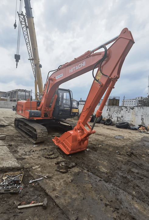 12ton hitachi ex120-5 excavator for sale used crawler digger machine SECOND HAND hitachi ex120-5 excavator for sale - Pelle sur chenille: photos 4 12ton hitachi ex120-5 excavator for sale used crawler digger machine SECOND HAND hitachi ex120-5 excavator for sale - Pelle sur chenille: photos 4