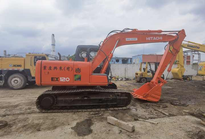 12ton hitachi ex120-5 excavator for sale used crawler digger machine SECOND HAND hitachi ex120-5 excavator for sale - Pelle sur chenille: photos 3 12ton hitachi ex120-5 excavator for sale used crawler digger machine SECOND HAND hitachi ex120-5 excavator for sale - Pelle sur chenille: photos 3