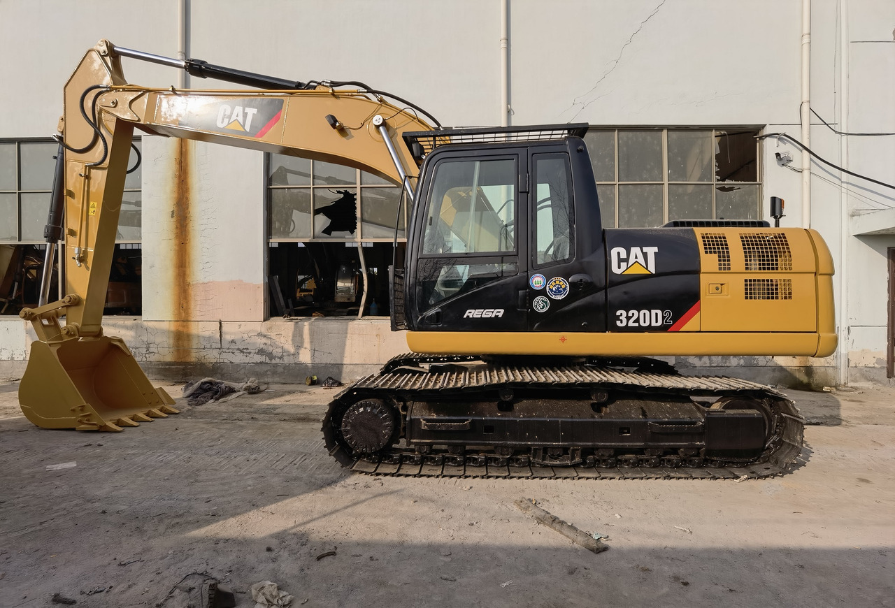 CAT 320D2 Excavator - Pelle sur chenille: photos 1 CAT 320D2 Excavator - Pelle sur chenille: photos 1