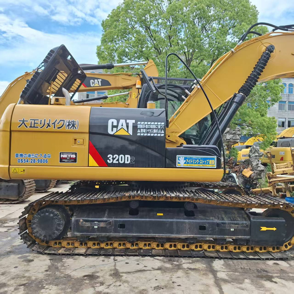 CAT 320D2 Excavator - Pelle sur chenille: photos 2 CAT 320D2 Excavator - Pelle sur chenille: photos 2