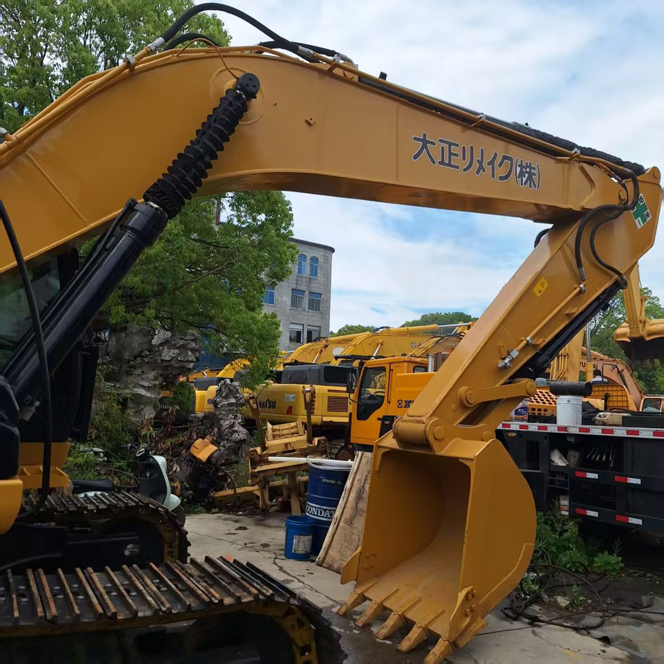 CAT 320D2 Excavator - Pelle sur chenille: photos 4 CAT 320D2 Excavator - Pelle sur chenille: photos 4