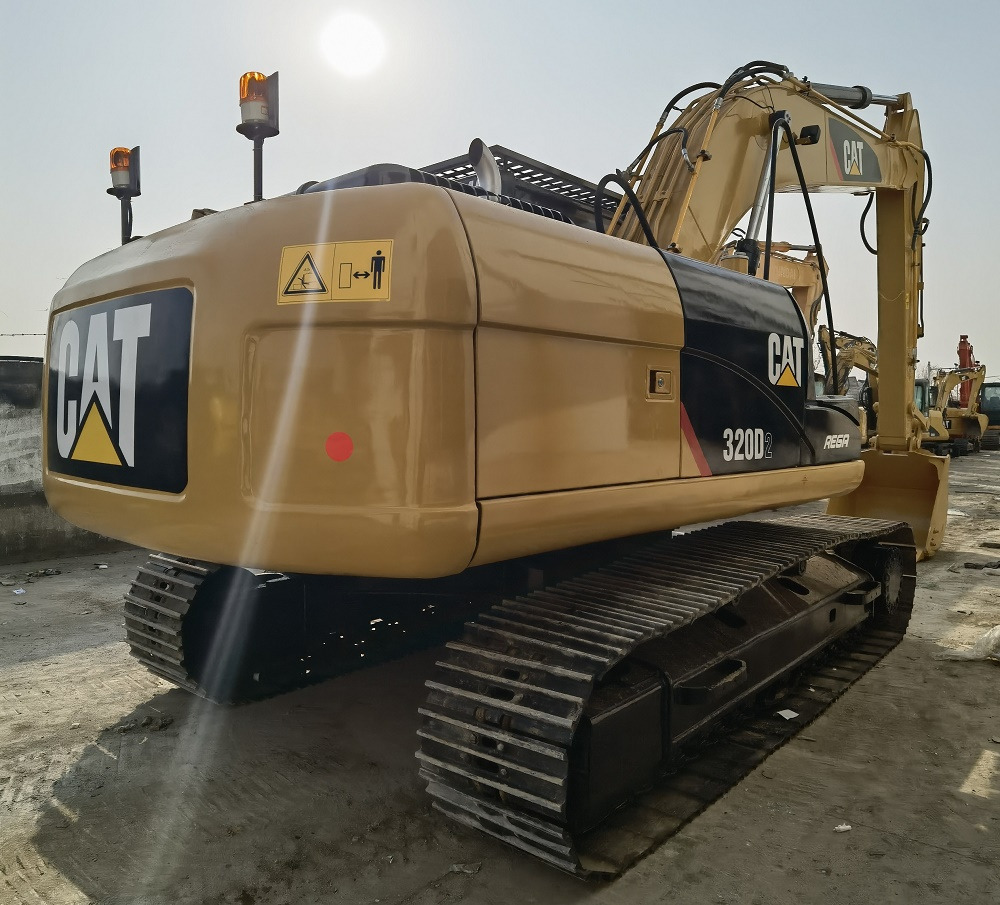 CAT 320D2 Excavator - Pelle sur chenille: photos 3 CAT 320D2 Excavator - Pelle sur chenille: photos 3