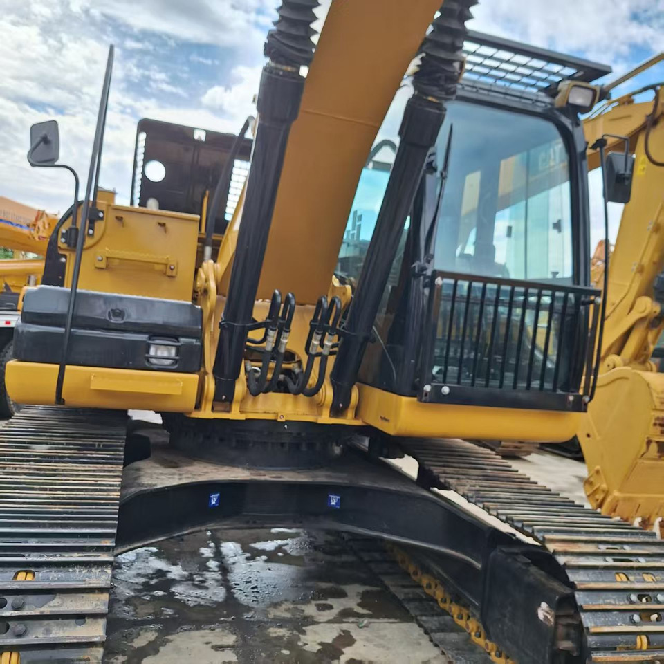 CAT 320D2 Excavator - Pelle sur chenille: photos 3 CAT 320D2 Excavator - Pelle sur chenille: photos 3