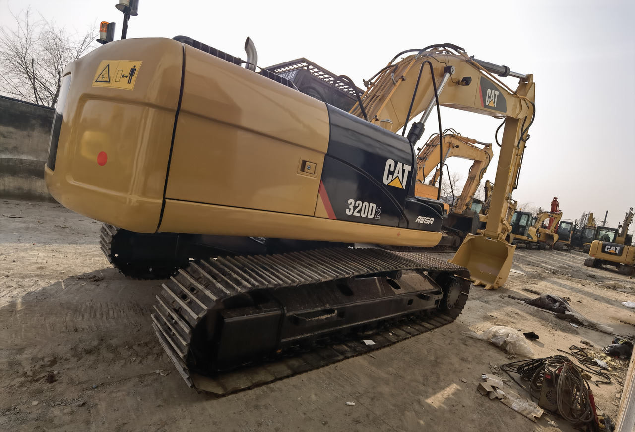 CAT 320D2 Excavator - Pelle sur chenille: photos 4 CAT 320D2 Excavator - Pelle sur chenille: photos 4