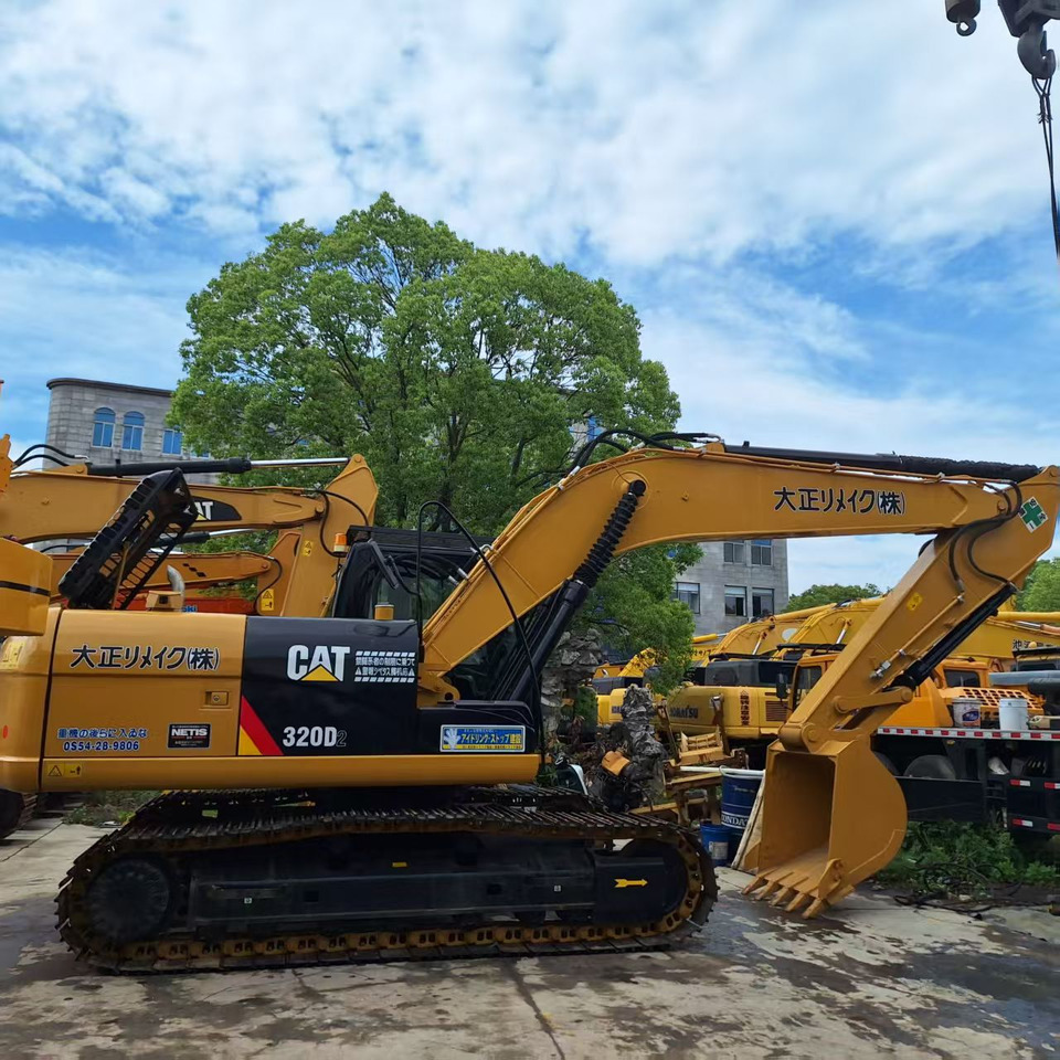 CAT 320D2 Excavator - Pelle sur chenille: photos 1 CAT 320D2 Excavator - Pelle sur chenille: photos 1