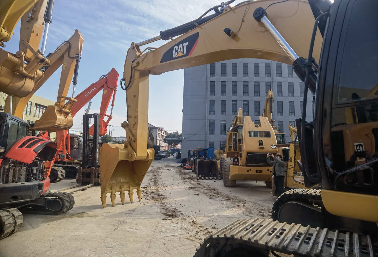CAT 330D2L Excavator - Pelle sur chenille: photos 3 CAT 330D2L Excavator - Pelle sur chenille: photos 3