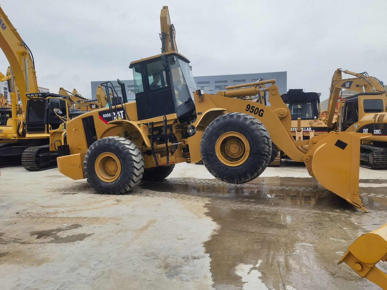 CAT 950G Wheel Loader - Chargeuse sur pneus: photos 1 CAT 950G Wheel Loader - Chargeuse sur pneus: photos 1
