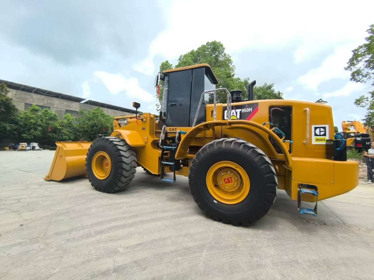 CAT 950H Loader - Chargeuse sur pneus: photos 2 CAT 950H Loader - Chargeuse sur pneus: photos 2
