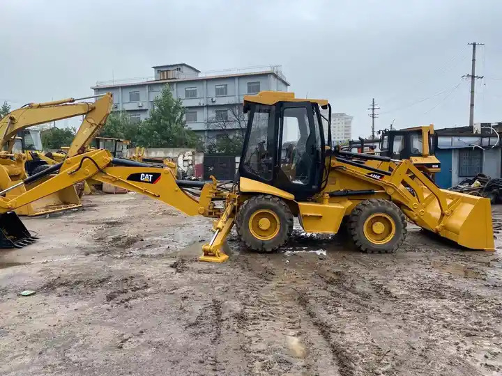 Cheap prices Good Condition High Performance CAT 420F second hand Backhoe Loader 420F Loader Backhoe for sale - Tractopelle: photos 3 Cheap prices Good Condition High Performance CAT 420F second hand Backhoe Loader 420F Loader Backhoe for sale - Tractopelle: photos 3