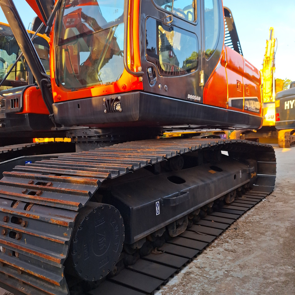 Doosan Dx225 LC-9C Crawler Excavator - Pelle sur chenille: photos 3 Doosan Dx225 LC-9C Crawler Excavator - Pelle sur chenille: photos 3