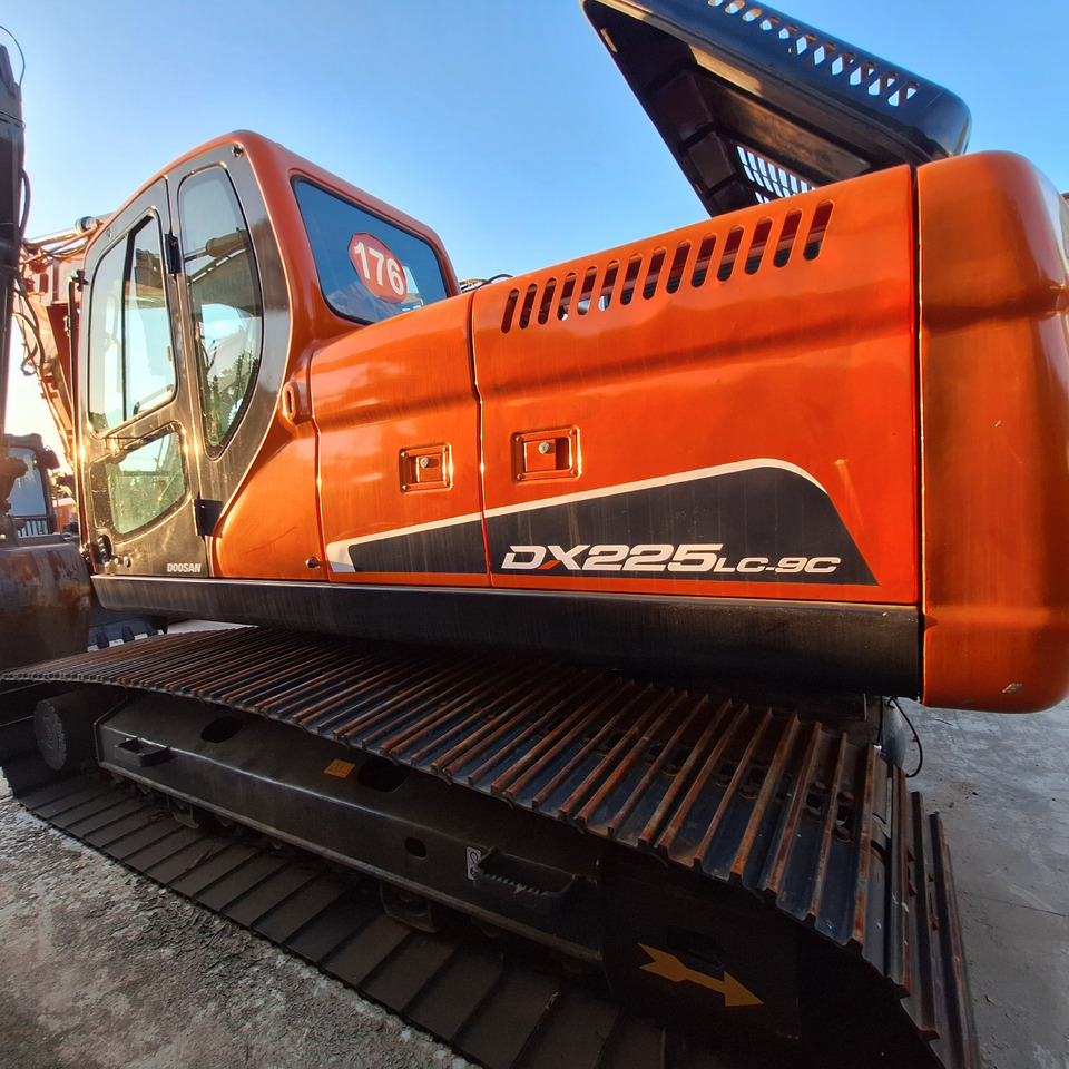 Doosan Dx225 LC-9C Crawler Excavator - Pelle sur chenille: photos 1 Doosan Dx225 LC-9C Crawler Excavator - Pelle sur chenille: photos 1
