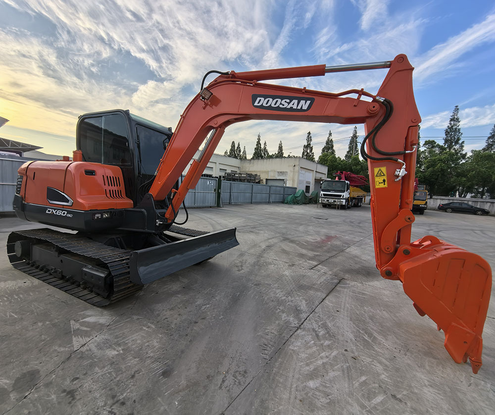 Doosan Dx60 Crawler Excavator - Pelle sur chenille: photos 2 Doosan Dx60 Crawler Excavator - Pelle sur chenille: photos 2