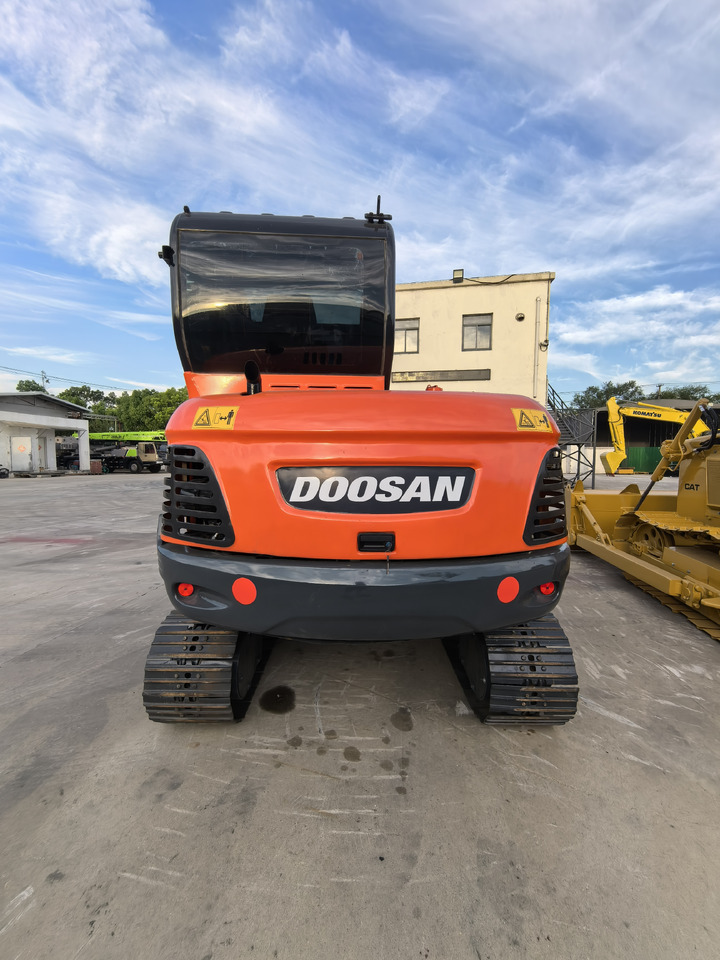 Doosan Dx60 Crawler Excavator - Pelle sur chenille: photos 5 Doosan Dx60 Crawler Excavator - Pelle sur chenille: photos 5