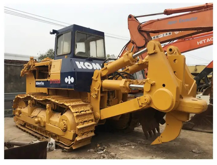 Good condition D155A used bulldozer Komatsu D155A-3 D155A-1 Komatsu dozer bulldozer for sale - Bulldozer: photos 2 Good condition D155A used bulldozer Komatsu D155A-3 D155A-1 Komatsu dozer bulldozer for sale - Bulldozer: photos 2