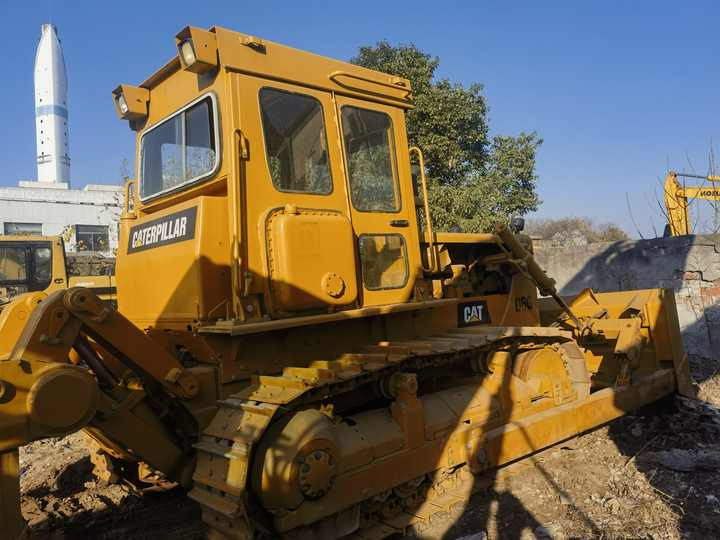 Good working condition original Japanese Second Hand Caterpillar CAT D6G Bulldozer with high quality for sale - Bulldozer: photos 3 Good working condition original Japanese Second Hand Caterpillar CAT D6G Bulldozer with high quality for sale - Bulldozer: photos 3