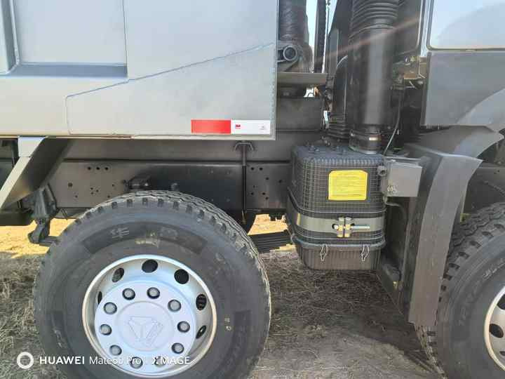 HOWO Heavy Dump Truck 6x4 8x4 Diesel Manual Transmission Right Left Hand Drive Sinotruck Dump Truck - Camion benne: photos 5 HOWO Heavy Dump Truck 6x4 8x4 Diesel Manual Transmission Right Left Hand Drive Sinotruck Dump Truck - Camion benne: photos 5