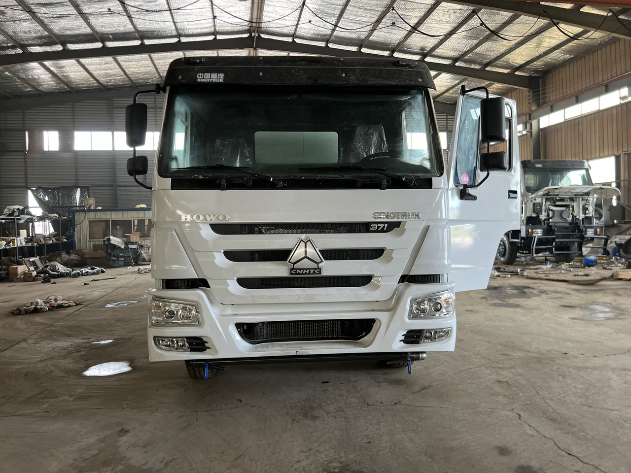 HOWO used water tank truck - Camion citerne: photos 1 HOWO used water tank truck - Camion citerne: photos 1