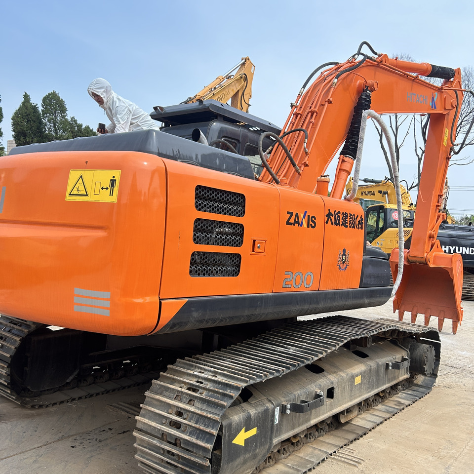 Hitachi ZX200-5g excavator - Pelle: photos 1 Hitachi ZX200-5g excavator - Pelle: photos 1