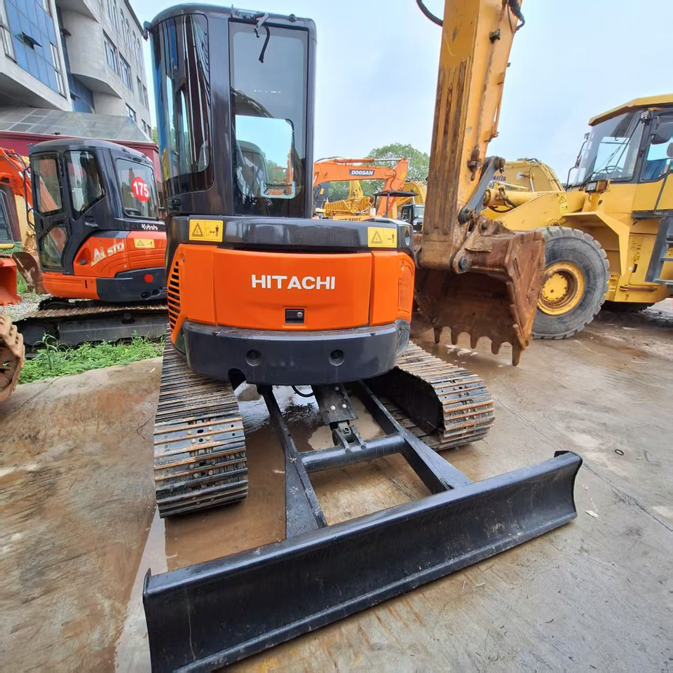 Hitachi ZX50 Excavator - Pelle sur chenille: photos 4 Hitachi ZX50 Excavator - Pelle sur chenille: photos 4