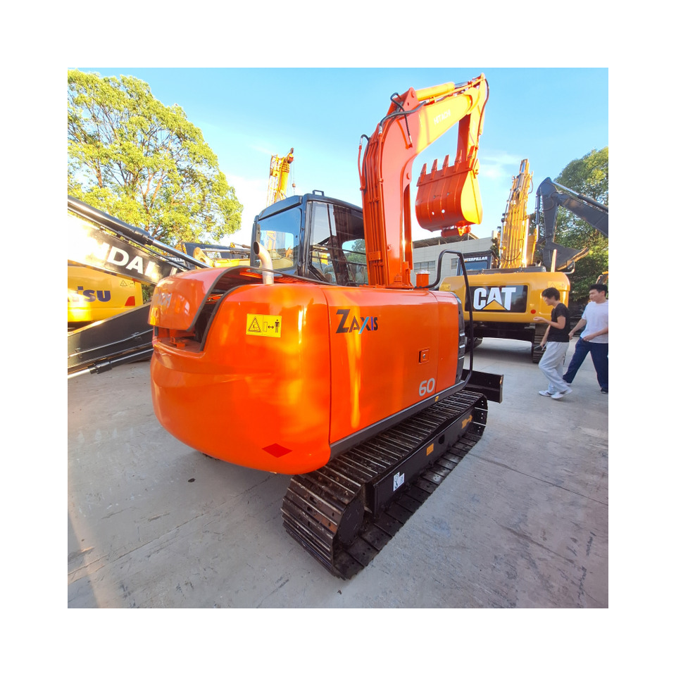 Hitachi ZX60 Excavator - Pelle sur chenille: photos 1 Hitachi ZX60 Excavator - Pelle sur chenille: photos 1