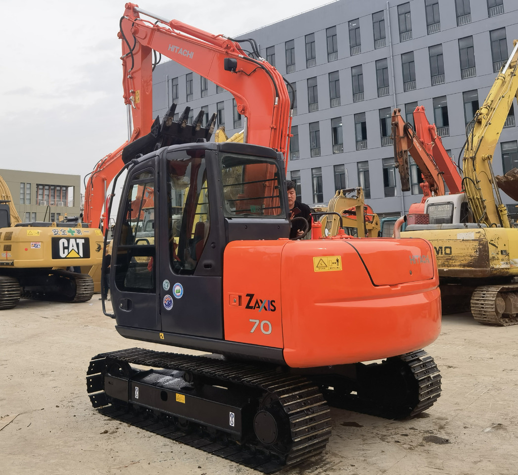 Hitachi ZX70 Excavator - Mini pelle: photos 2 Hitachi ZX70 Excavator - Mini pelle: photos 2
