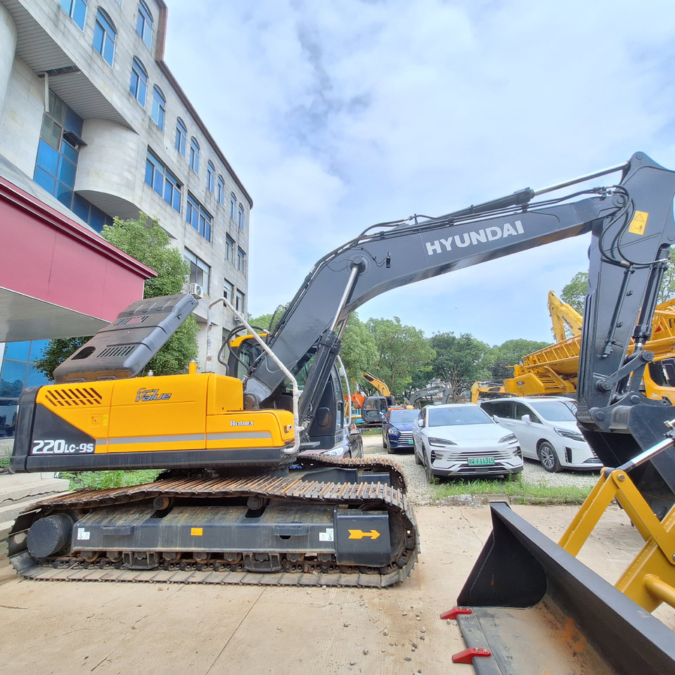 Hyundai 220LC-9S Excavator - Pelle sur chenille: photos 2 Hyundai 220LC-9S Excavator - Pelle sur chenille: photos 2