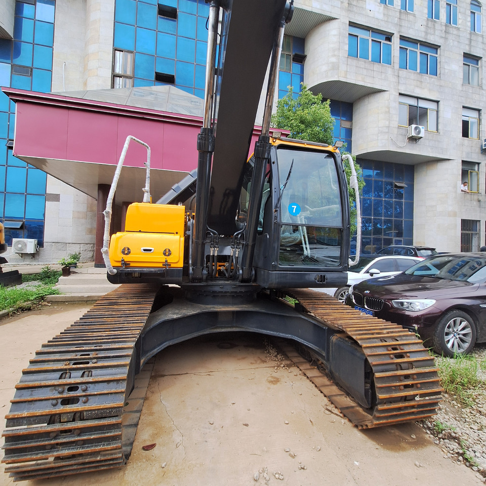 Hyundai 220LC-9S Excavator - Pelle sur chenille: photos 5 Hyundai 220LC-9S Excavator - Pelle sur chenille: photos 5