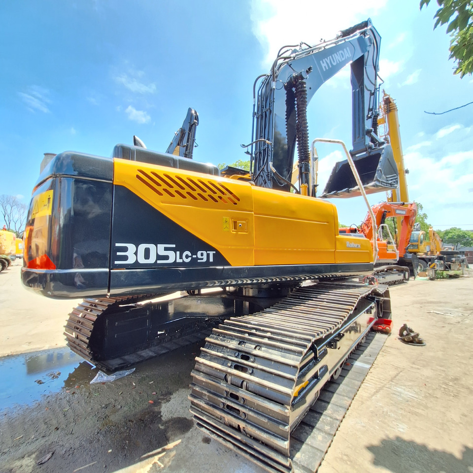 Hyundai 305LC-9T Excavator - Pelle sur chenille: photos 4 Hyundai 305LC-9T Excavator - Pelle sur chenille: photos 4