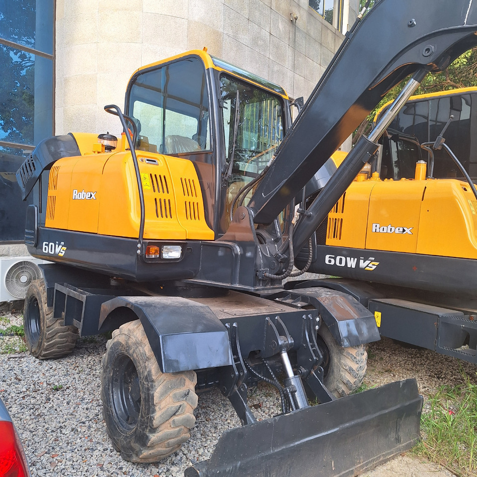 Hyundai 60vs excavator - Pelle sur pneus: photos 3 Hyundai 60vs excavator - Pelle sur pneus: photos 3