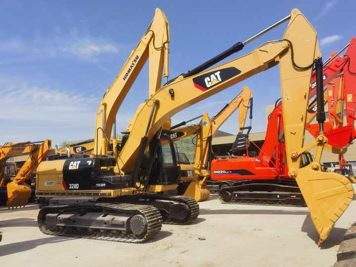 Japan caterpillar used hydraulic tracked excavator 320D cat 20 ton 320DL for sale - Pelle sur chenille: photos 4 Japan caterpillar used hydraulic tracked excavator 320D cat 20 ton 320DL for sale - Pelle sur chenille: photos 4