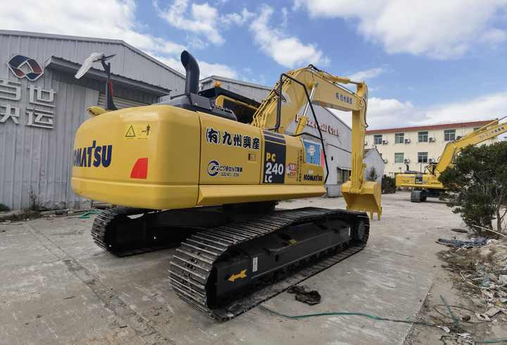 Japan original Used second hand excavator Komatsu PC240LC-8 hydraulic excavator digger for sale - Pelle sur chenille: photos 4 Japan original Used second hand excavator Komatsu PC240LC-8 hydraulic excavator digger for sale - Pelle sur chenille: photos 4