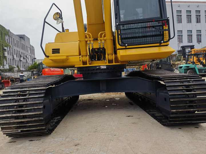 Komatsu PC 220-8 Excavator - Pelle sur chenille: photos 5 Komatsu PC 220-8 Excavator - Pelle sur chenille: photos 5