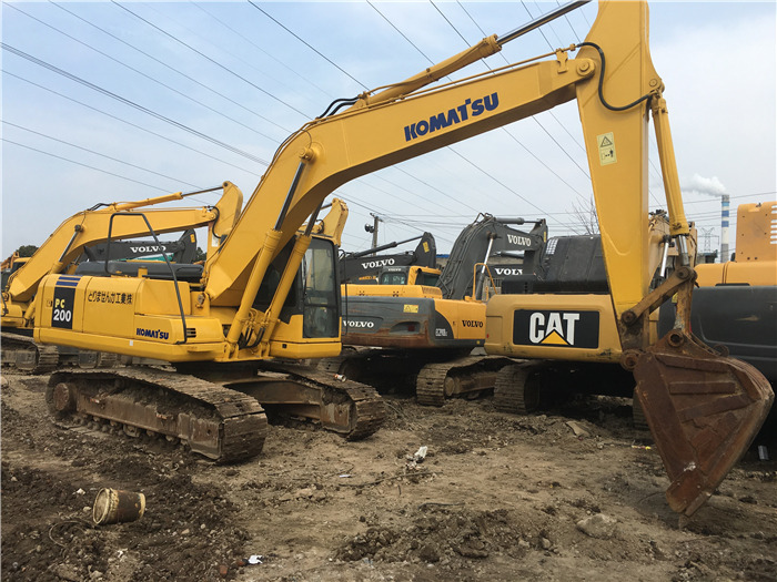 Komatsu PC200-7 excavator - Pelle sur chenille: photos 1 Komatsu PC200-7 excavator - Pelle sur chenille: photos 1