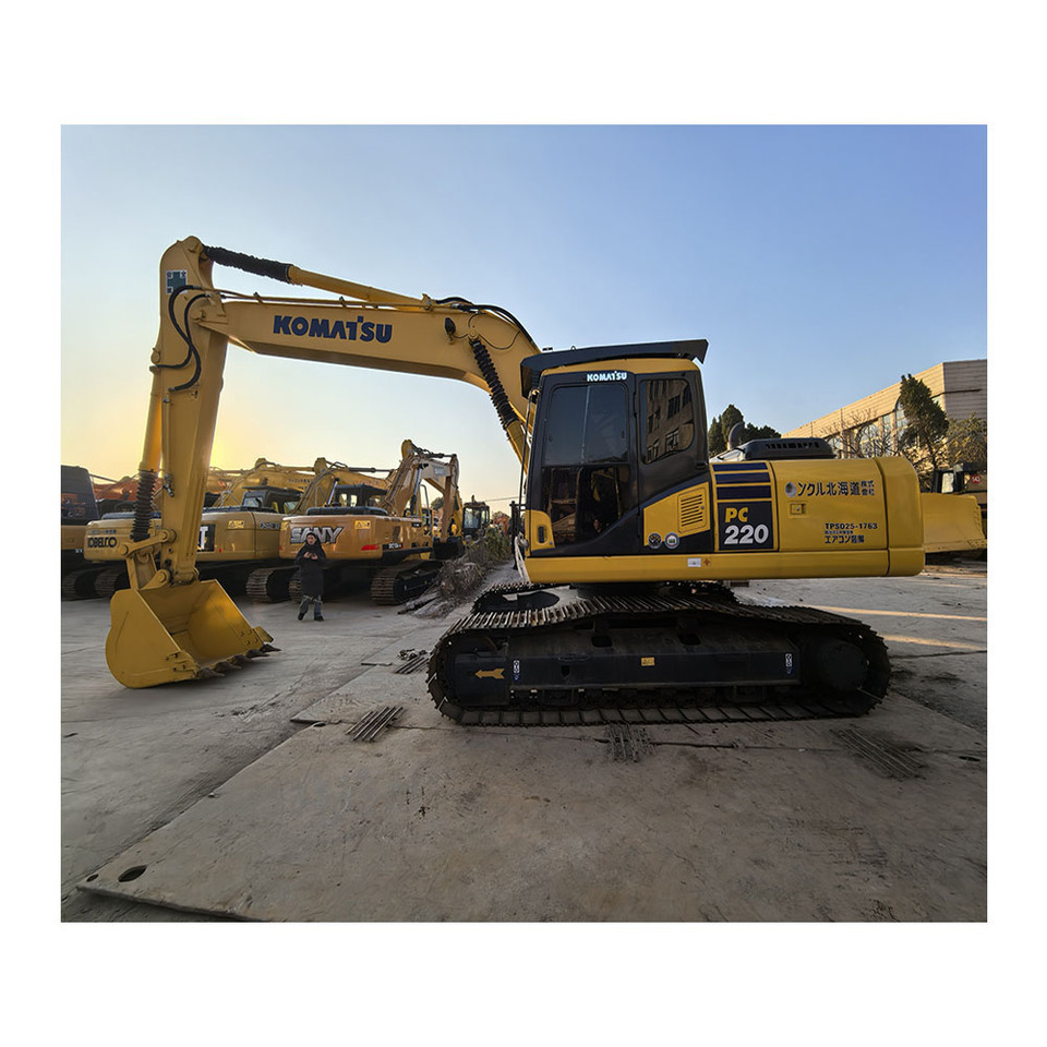 Komatsu PC220-7 - Pelle sur chenille: photos 5 Komatsu PC220-7 - Pelle sur chenille: photos 5