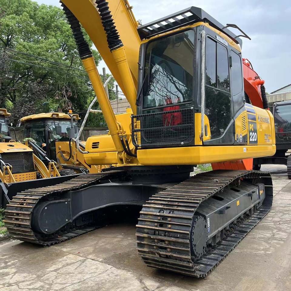 Komatsu PC220-8 Excavator - Pelle sur chenille: photos 4 Komatsu PC220-8 Excavator - Pelle sur chenille: photos 4