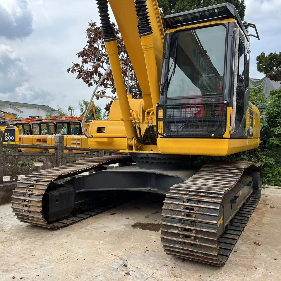 Komatsu PC220-8 Excavator - Pelle sur chenille: photos 1 Komatsu PC220-8 Excavator - Pelle sur chenille: photos 1