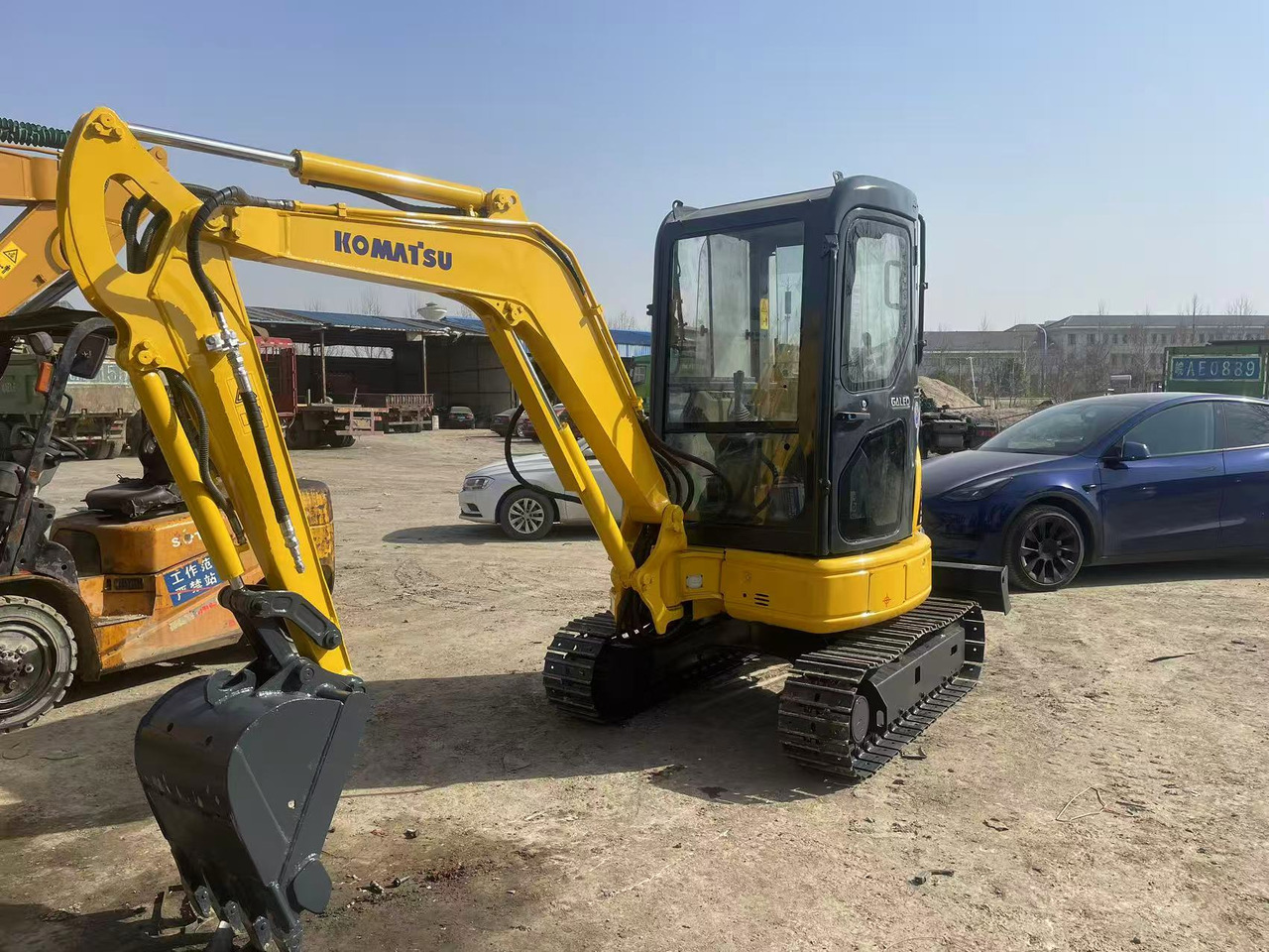 Komatsu PC30 Excavator - Pelle sur chenille: photos 2 Komatsu PC30 Excavator - Pelle sur chenille: photos 2