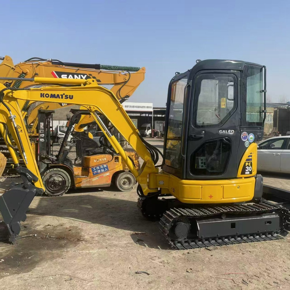 Komatsu PC30 Excavator - Pelle sur chenille: photos 4 Komatsu PC30 Excavator - Pelle sur chenille: photos 4