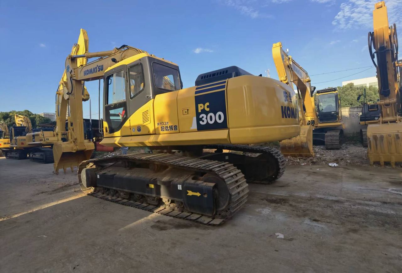 Komatsu PC300-7 Excavator - Pelle sur chenille: photos 4 Komatsu PC300-7 Excavator - Pelle sur chenille: photos 4