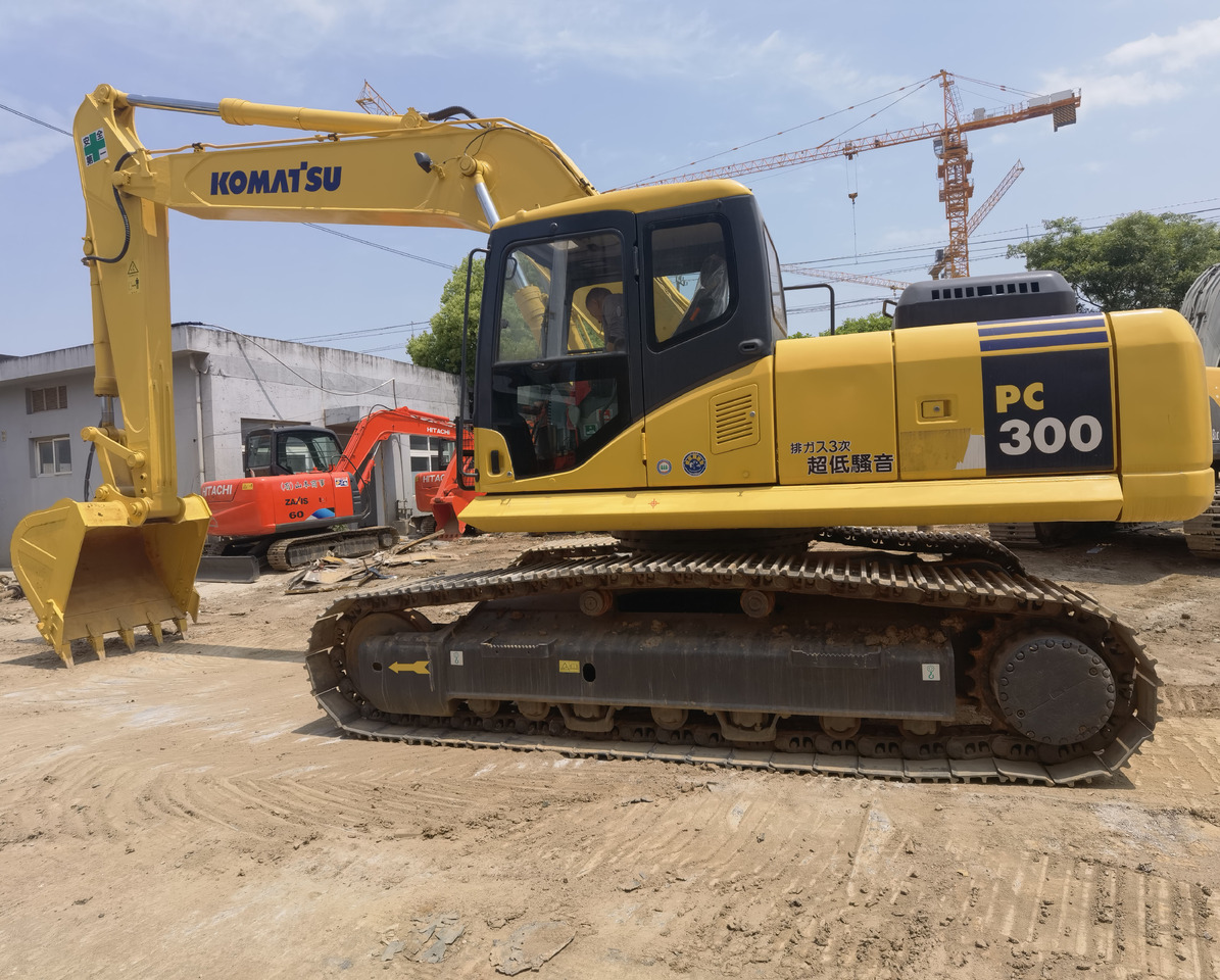 Komatsu PC300-7 Excavator - Pelle sur chenille: photos 1 Komatsu PC300-7 Excavator - Pelle sur chenille: photos 1
