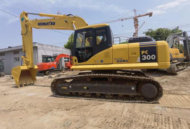 Komatsu PC350-7 excavator - Pelle sur chenille: photos 3 Komatsu PC350-7 excavator - Pelle sur chenille: photos 3