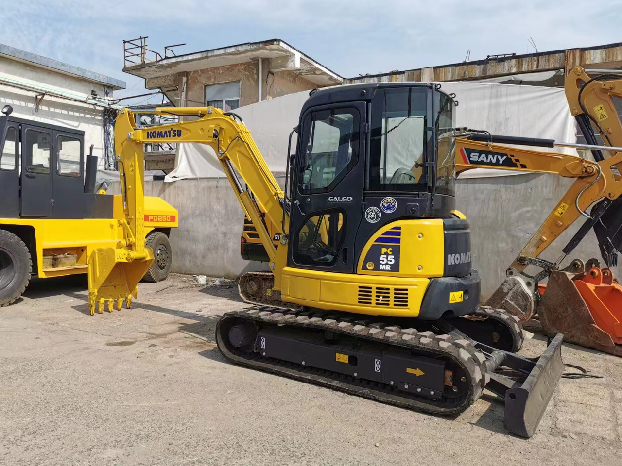 Komatsu PC55MR-3 Excavator - Mini pelle: photos 1 Komatsu PC55MR-3 Excavator - Mini pelle: photos 1