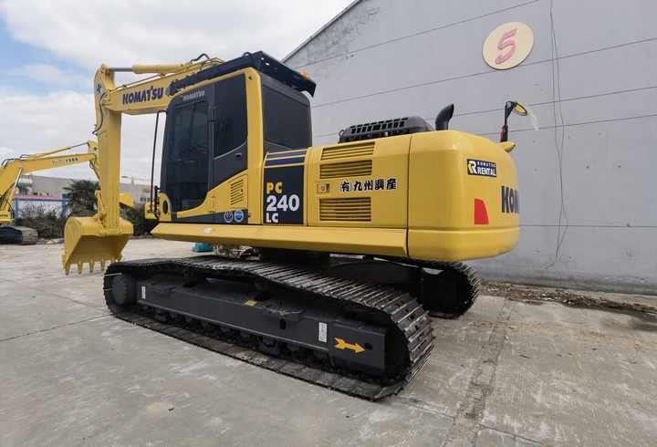 Original Japan pc240 second hand excavator high quality used excavator Japan Komatsu PC240LC-8 for sale - Pelle sur chenille: photos 2 Original Japan pc240 second hand excavator high quality used excavator Japan Komatsu PC240LC-8 for sale - Pelle sur chenille: photos 2