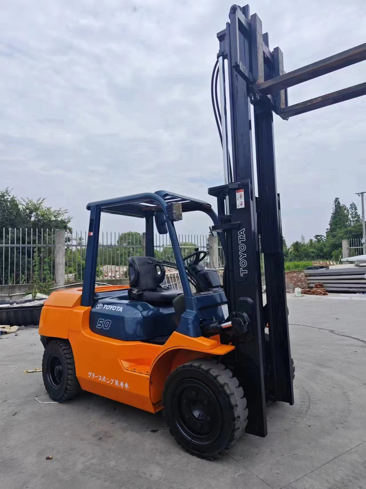 Used Toyota FD50 Diesel forklift - Chariot élévateur diesel: photos 3 Used Toyota FD50 Diesel forklift - Chariot élévateur diesel: photos 3